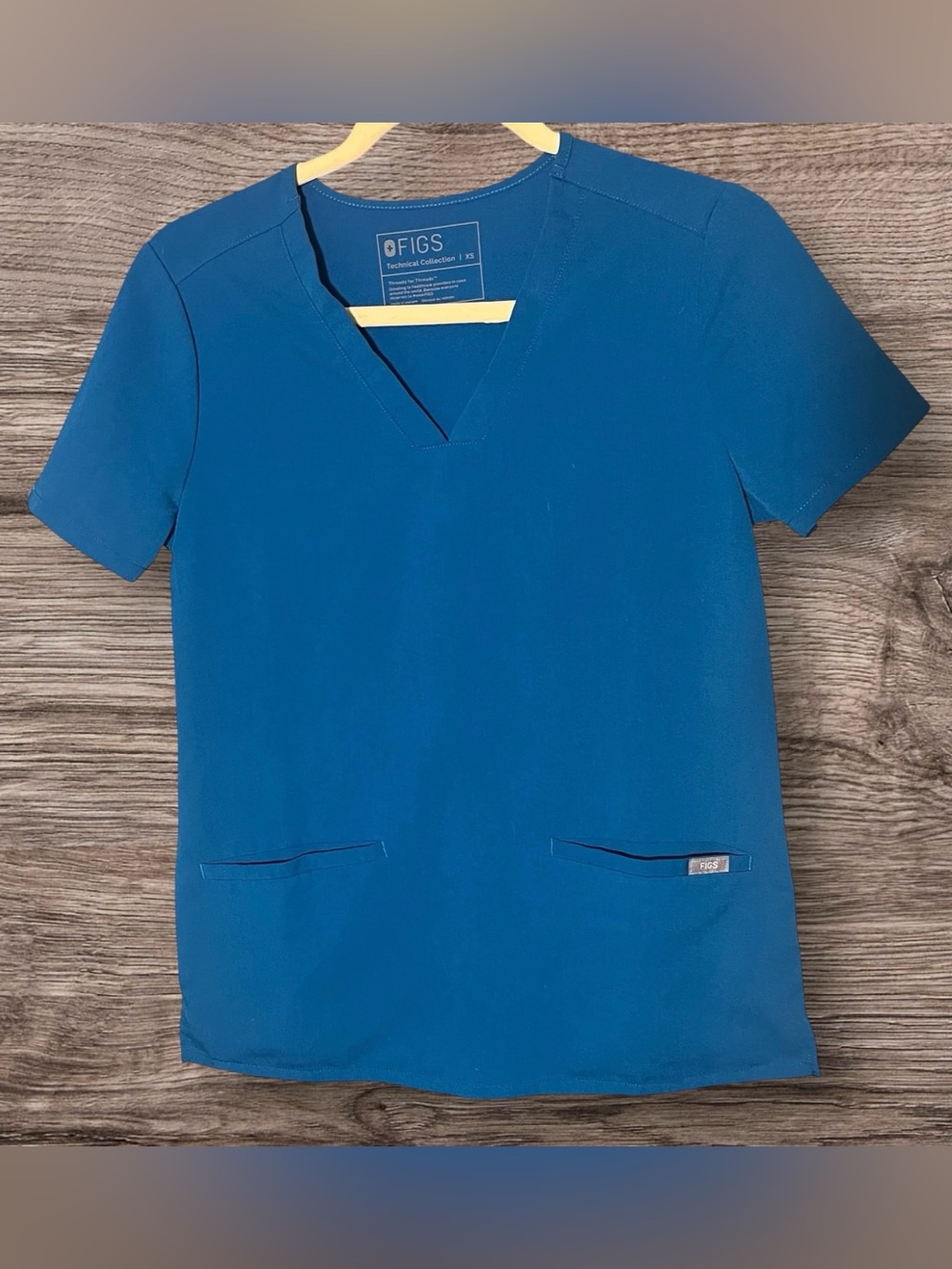 💙FIGS Alps Blue Casma Three-Pocket Scrub Top Size XS EUC Wear figs